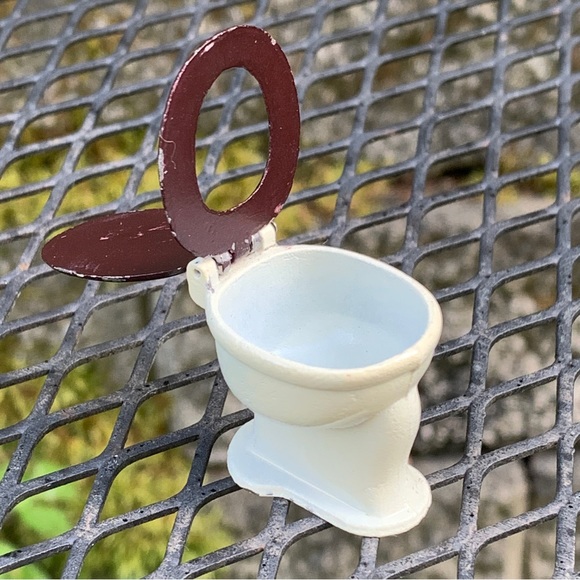🤩3/$20 Vintage Mini Dollhouse Toilet White Brown Tootsietoy Cast Metal Iron - Picture 6 of 15